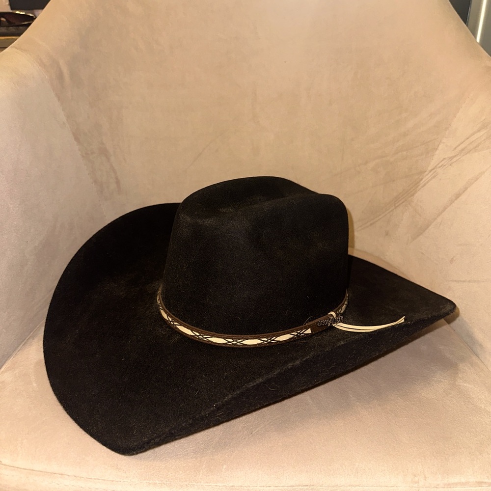 Black felt cowboy hat